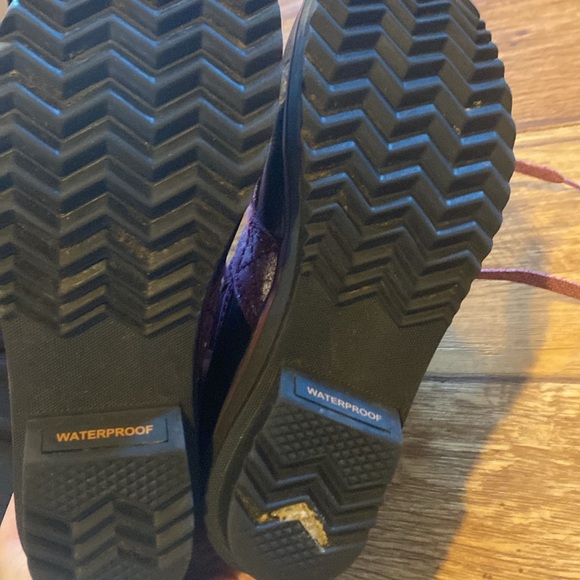 Sorel snow boots size 5 - Picture 3 of 4